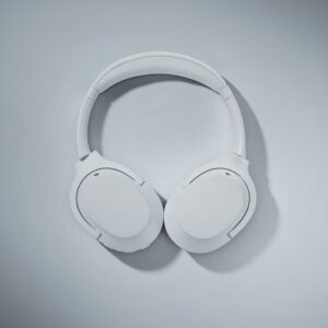 Razer Opus X Mercury - Bluetooth 5.0, AAC, 3-Button Remote Control, Active Noise Cancellation (ANC) Technology, Headphone - White